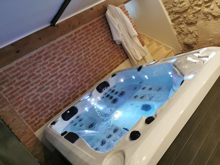 Gite Le Jardin Secret Et Gite Au Temps Suspendu Montpezat  Zewnętrze zdjęcie